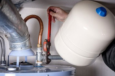 Selah hot water heater services in WA near 98942